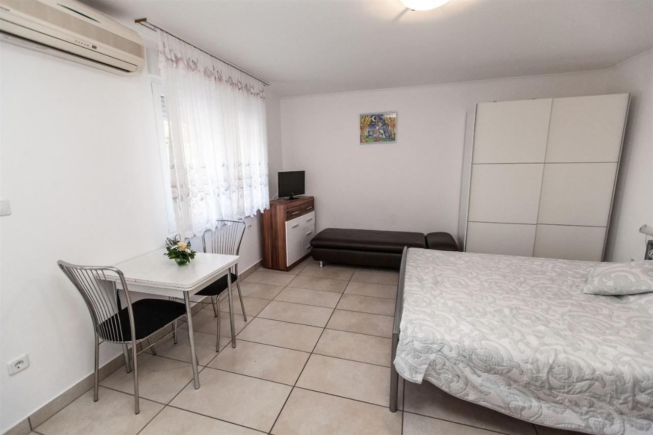 Apartments Carmen Crikvenica Kültér fotó
