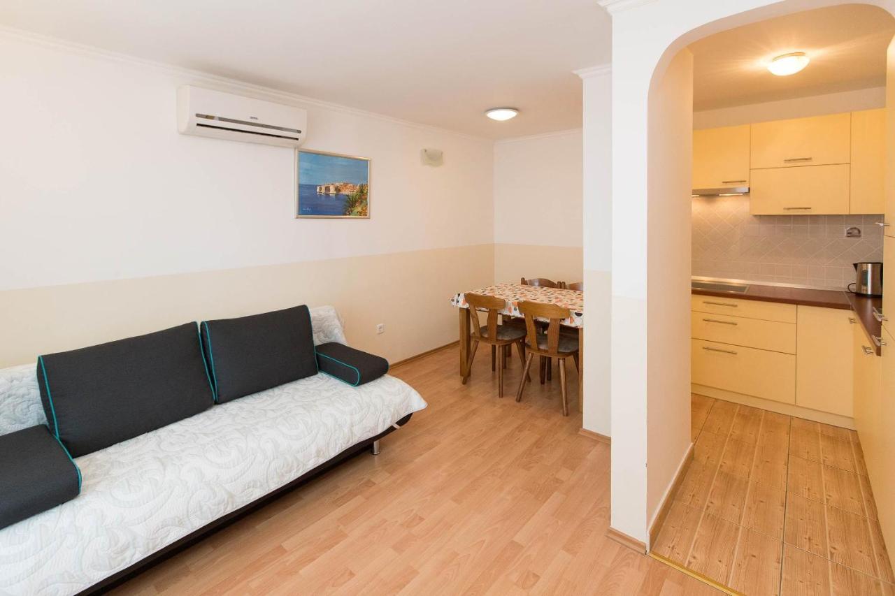 Apartments Carmen Crikvenica Kültér fotó